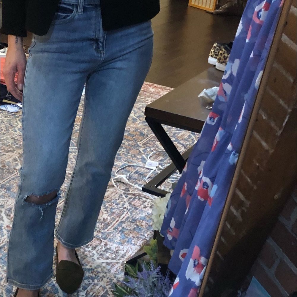 Boyfriend sneek peek size 5 jeans; worn once ( one rip in knee bought that way! - Picture 8 of 10